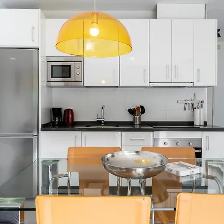 Apartamento Steps From Puerto Marina