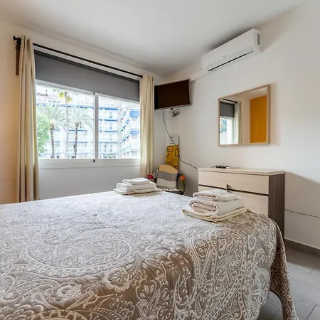 Apartamento Steps From Puerto Marina
